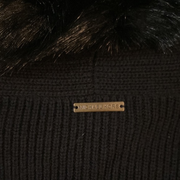 Michael Kors black sweater with faux fur color removable wrap belt - Picture 5 of 5